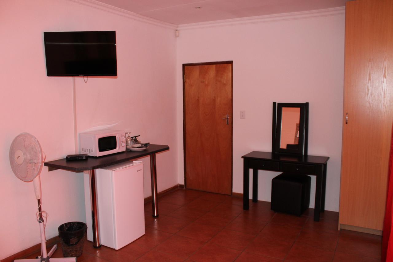 Hotel Bottom Of Boden Benoni Exterior foto